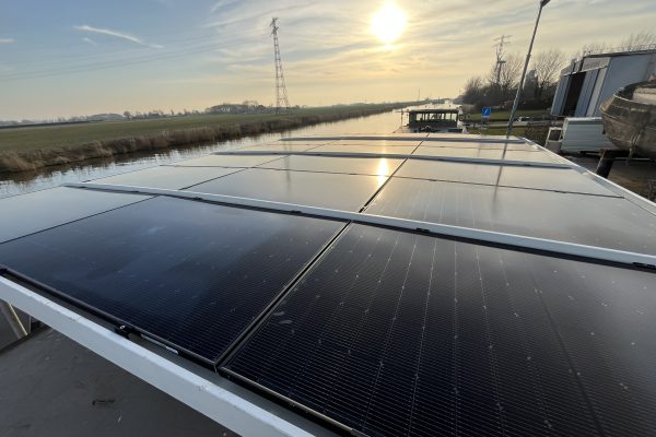 Hotelschip zonnepanelen